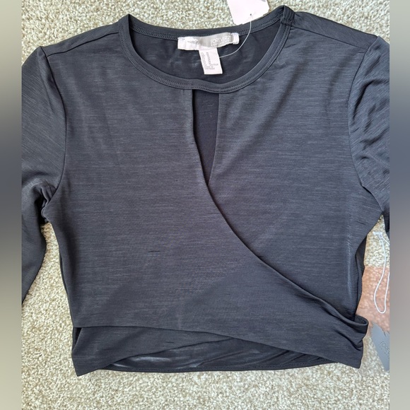 Forever 21 NWT Long Sleeve Crop Top, Black, Size M - Picture 2 of 6
